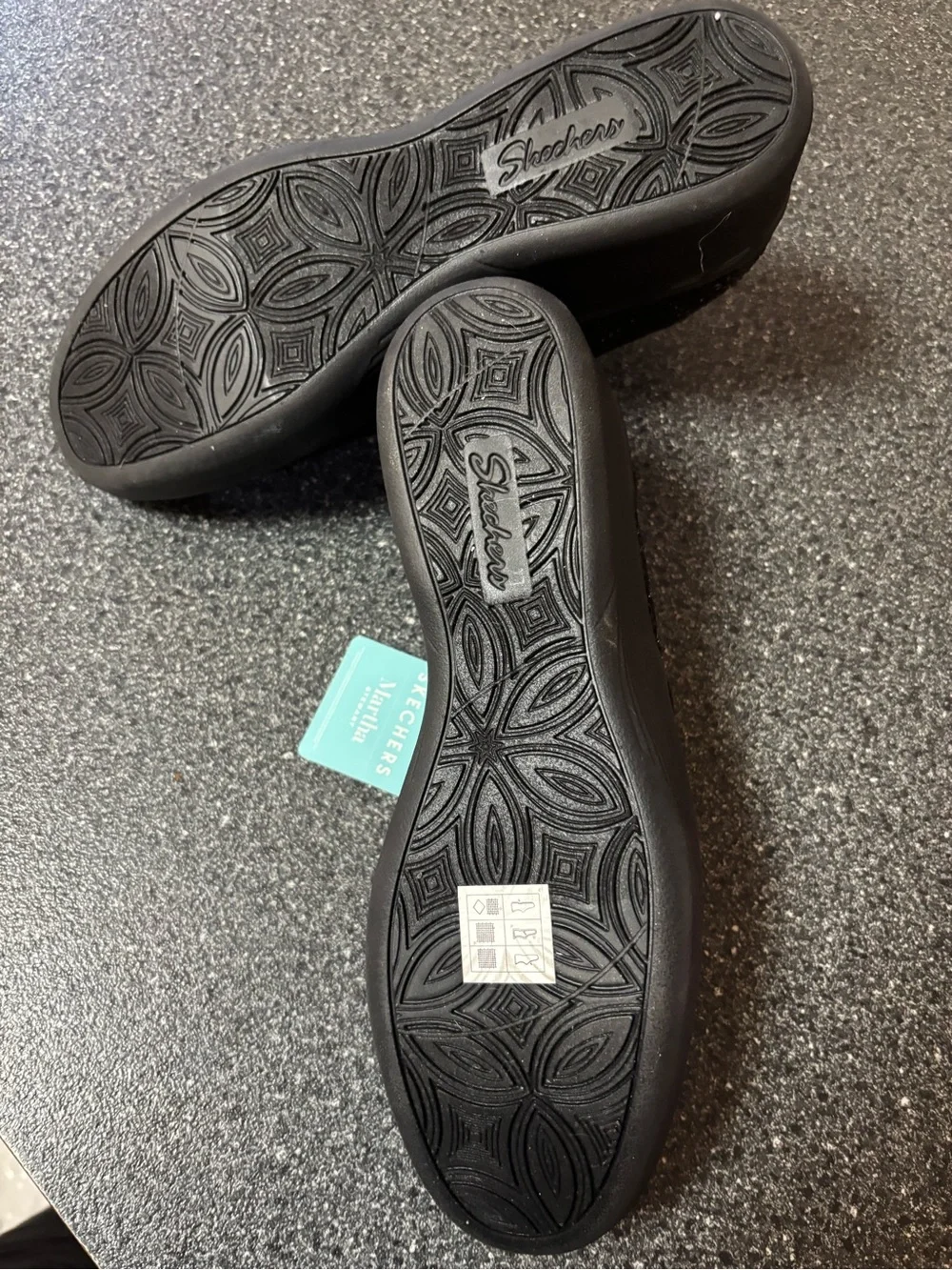 Skechers Martha Slip-On Sparkle Knit Flats - Black pier lite s 10 never worn $77 - Picture 2 of 3